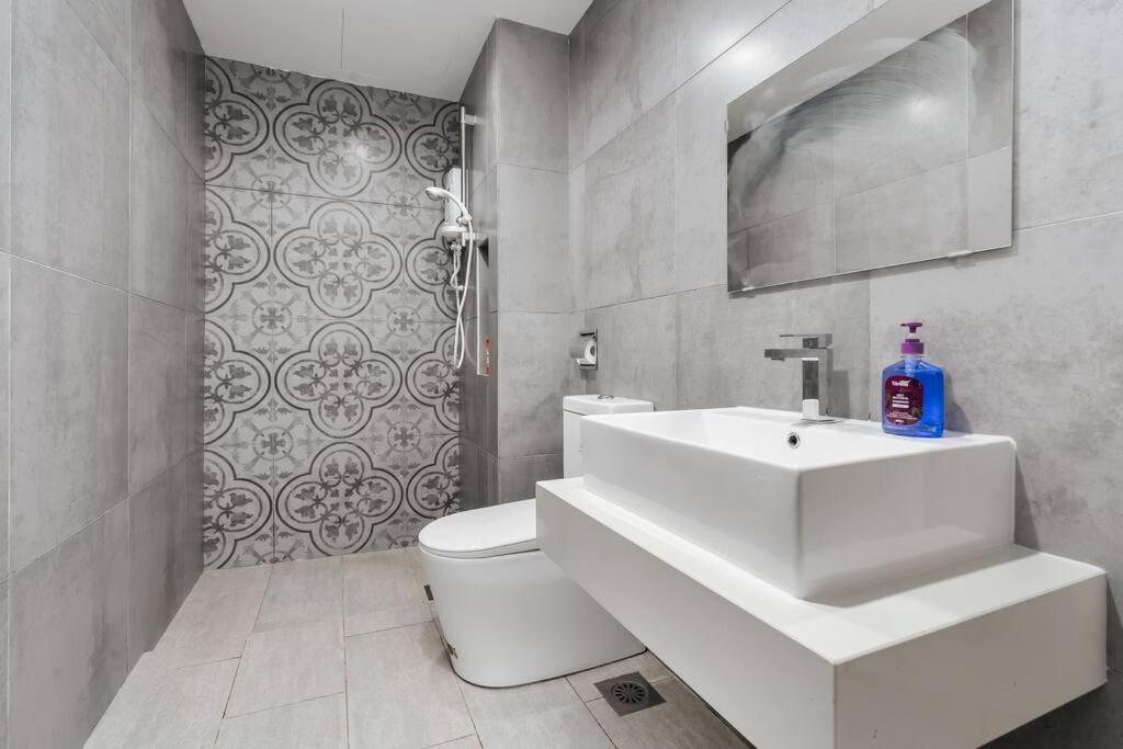 Apartment Arte Mont Kiara-netflix-muji-muji-6pax